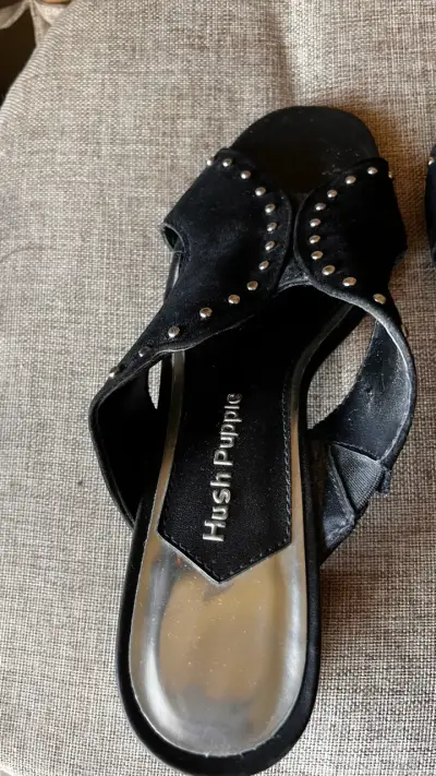 Sandalias negras con tachas - miniatura 2