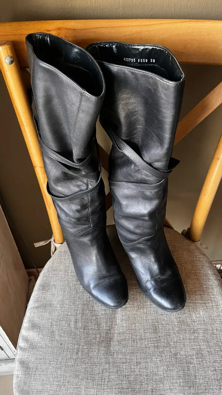 Botas negras de cuero - 2
