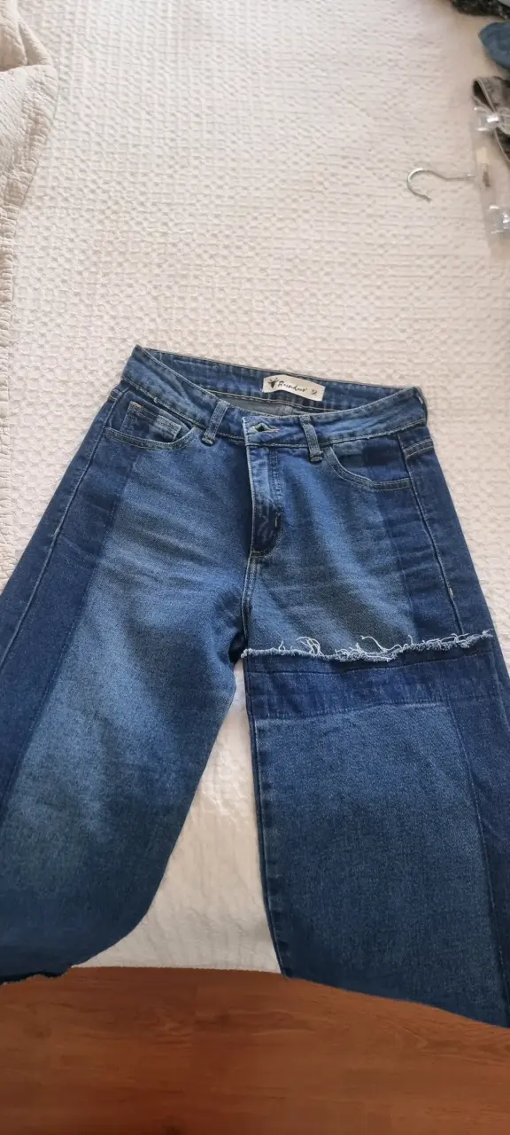 Jeans de mezclilla parches azules