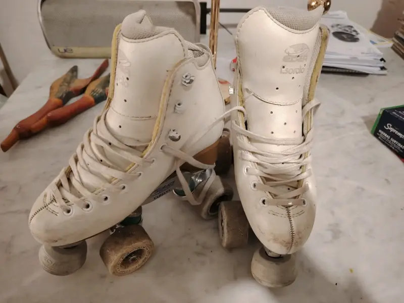 Patines en bolso morado - 3