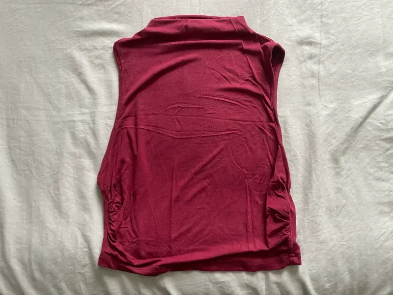 Polera SHEIN sin mangas roja