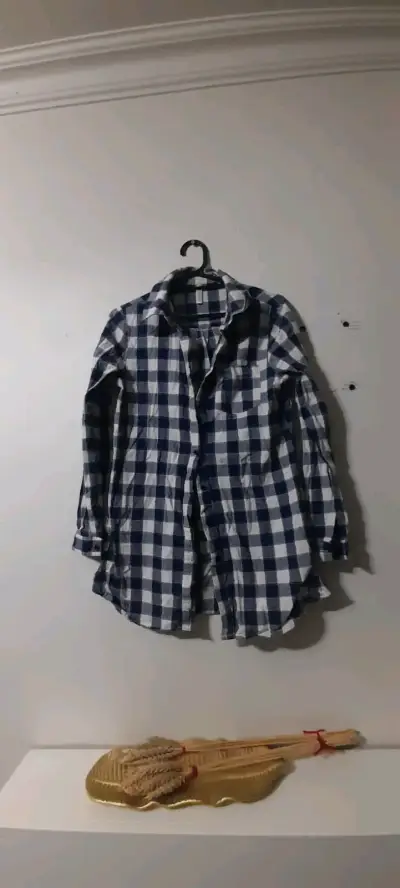 Camisa de cuadros azul y blanco - miniatura 2