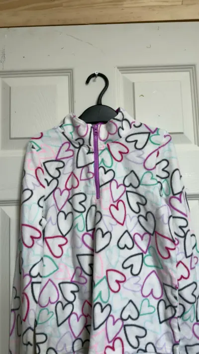 Polerón con estampado de corazones - miniatura 3