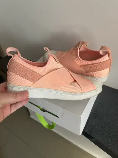 Zapatillas Adidas rosas - miniatura 1