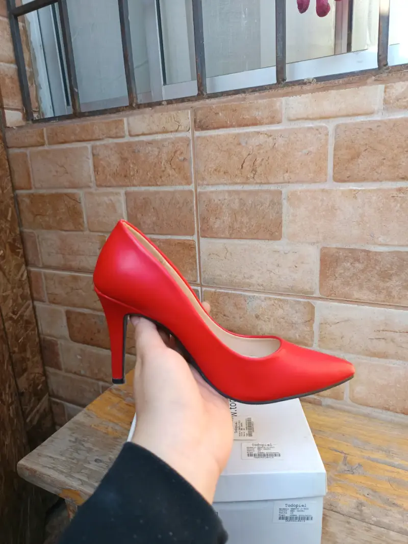 Zapatos de tacón rojo - 1