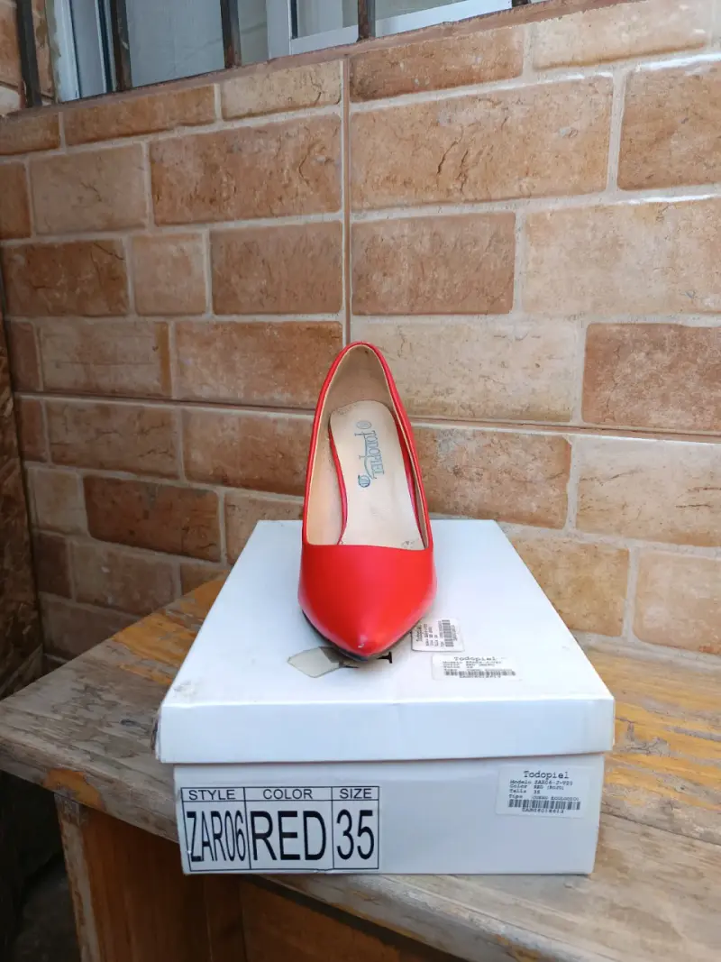 Zapatos de tacón rojo - 4