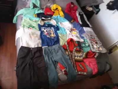 Lote de ropa infantil variada - miniatura 2