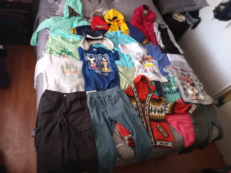 Lote de ropa infantil variada - 4