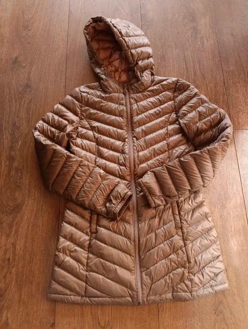 Chaqueta larga marrón con capucha - 1