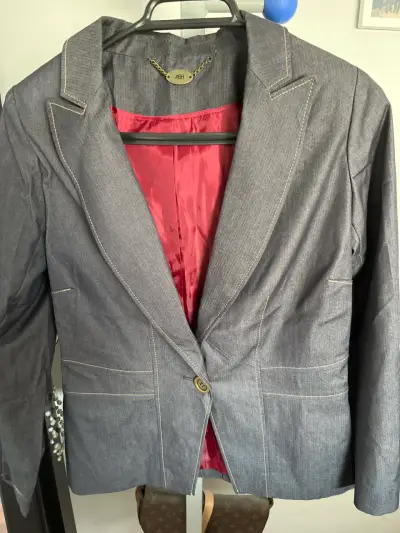 Conjunto falda con chaqueta con costuras - miniatura 4