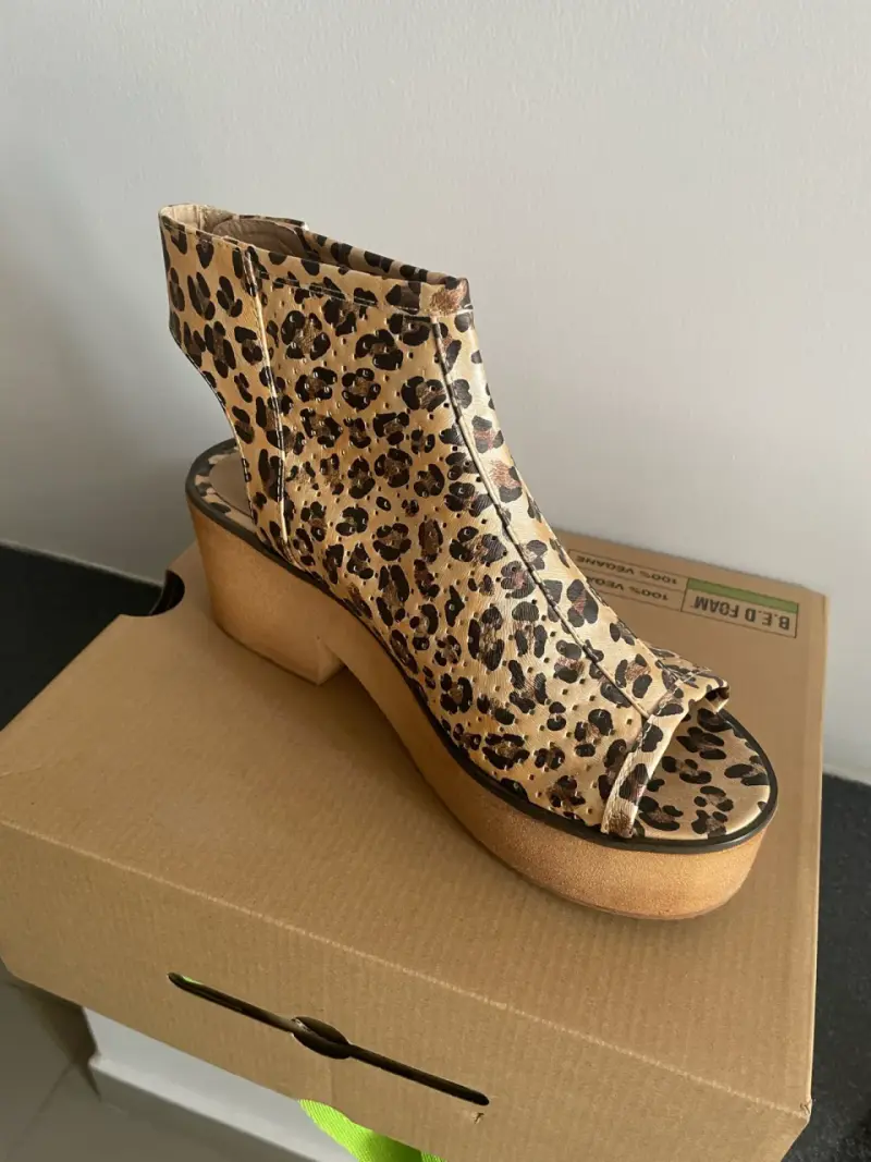 Sandalias taco plataforma animal print marca Gotta - 2