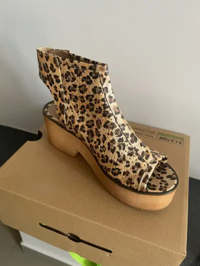 Sandalias taco plataforma animal print marca Gotta - miniatura 2