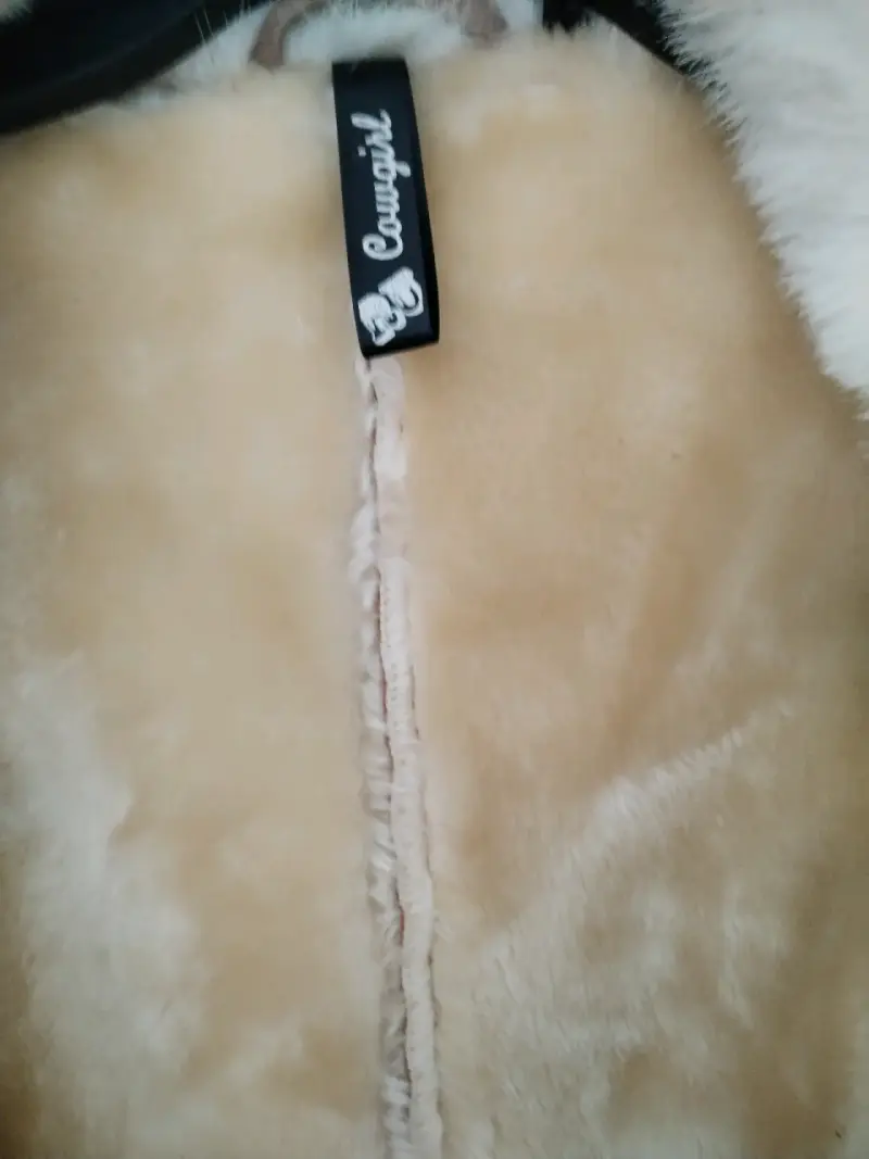 Abrigo beige con diseño floral - 2