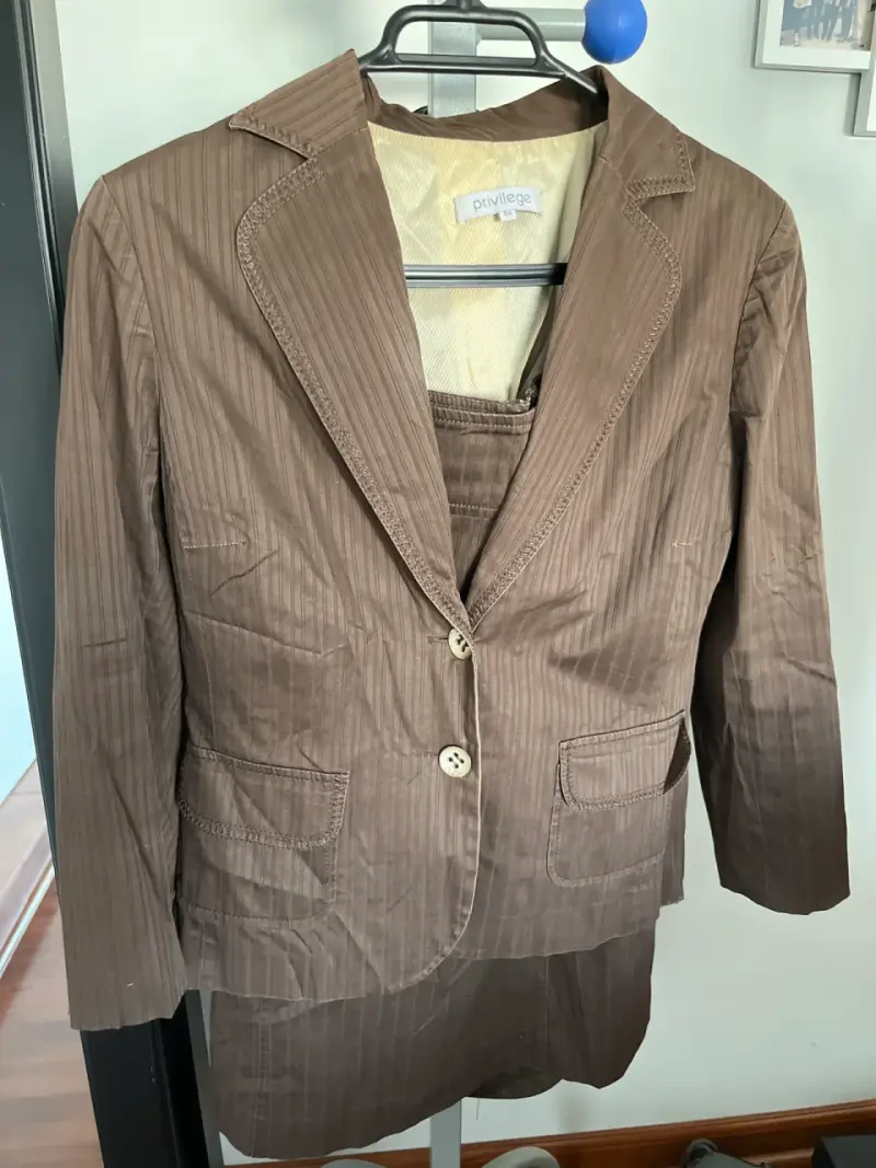 Traje café de rayas Privilege - 1