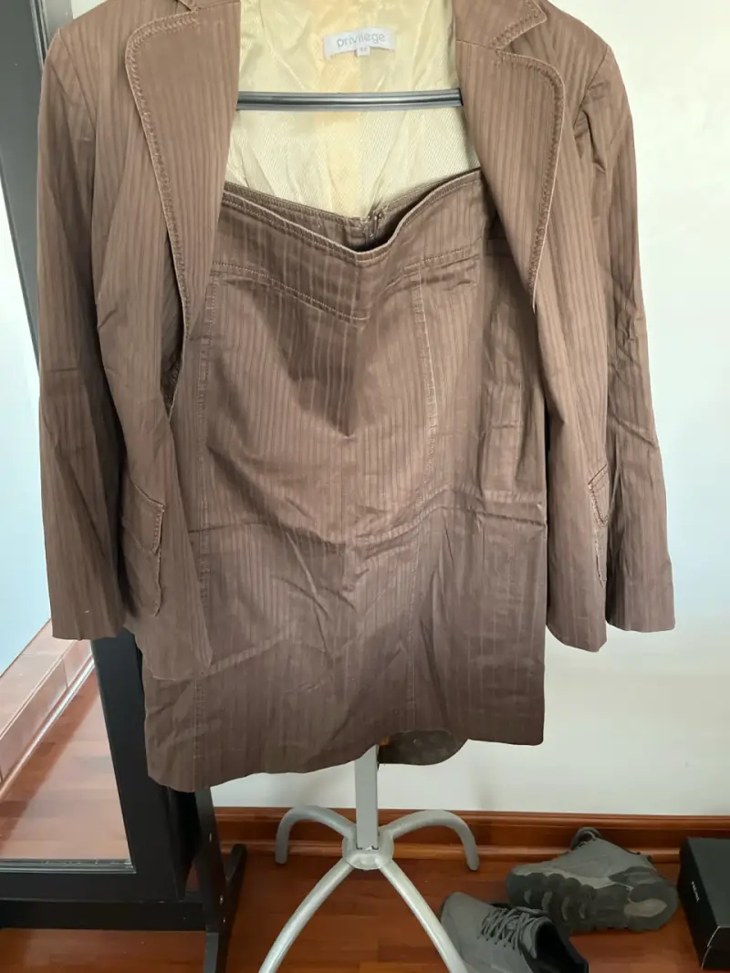 Traje café de rayas Privilege - 2