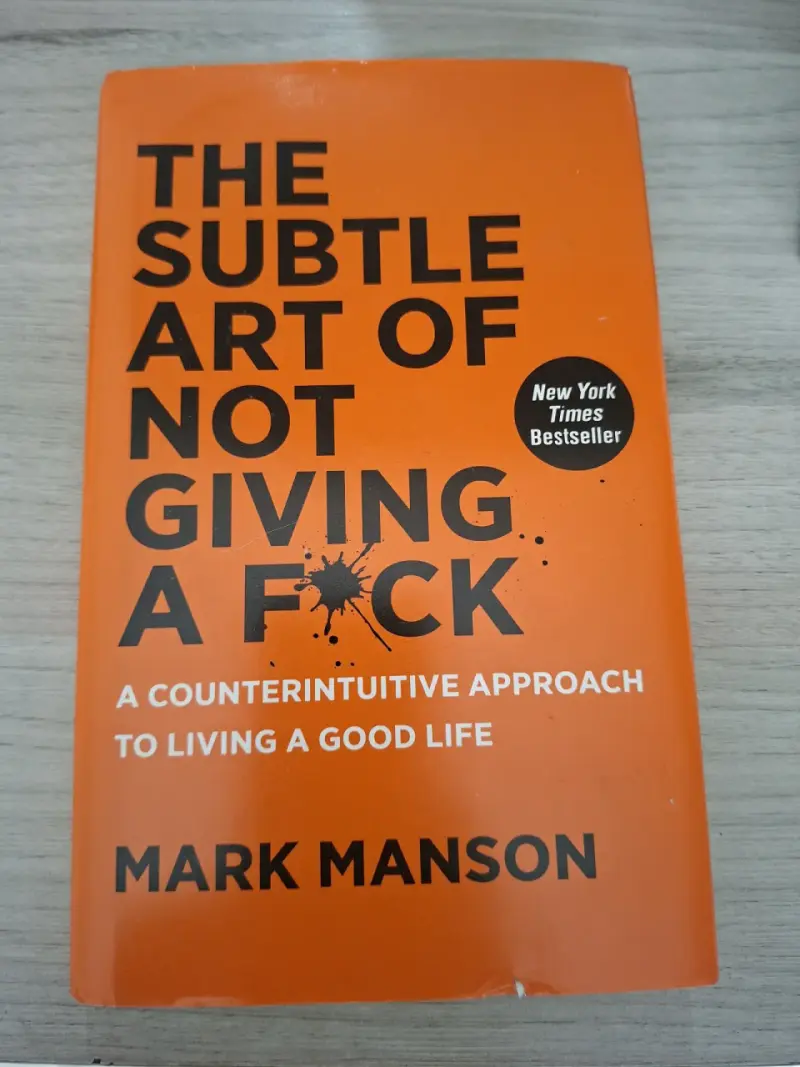 Libro 'The Subtle Art of Not Giving a F*ck' - 1