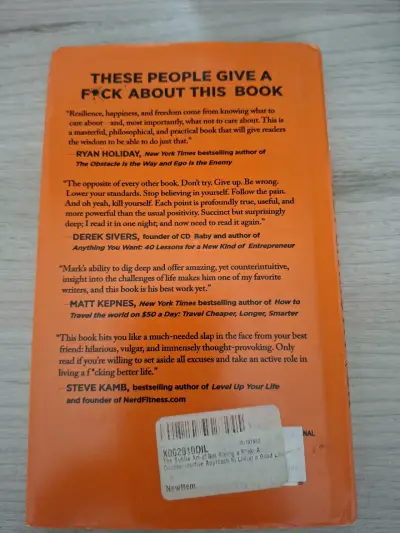 Libro 'The Subtle Art of Not Giving a F*ck' - miniatura 2