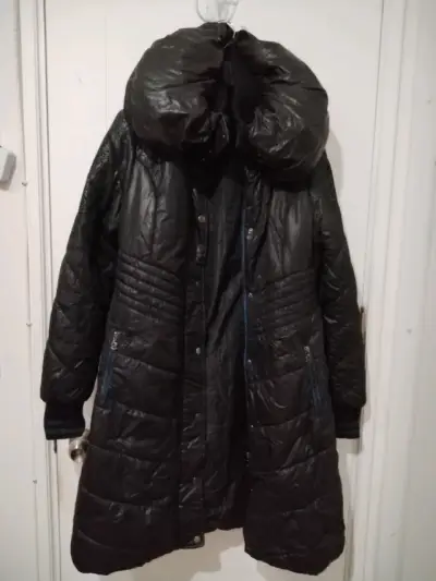 Chaqueta acolchada negra larga - miniatura 3