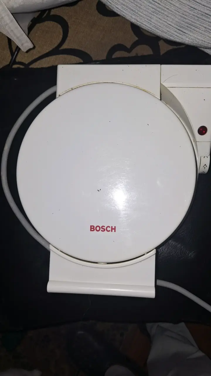 Wafflera eléctrica Bosch blanca - 1