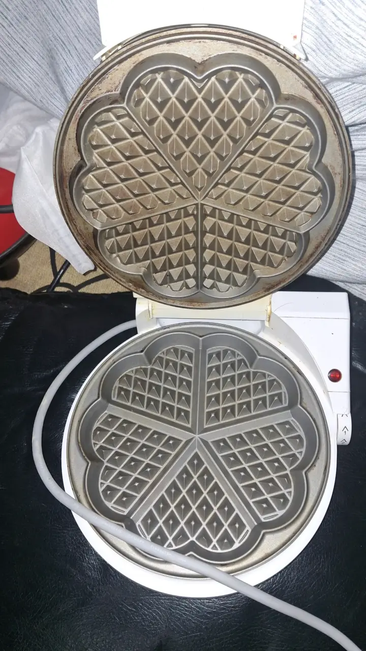 Wafflera eléctrica Bosch blanca - 2