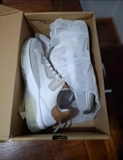 Zapatillas blancas con detalle corcho - miniatura 3