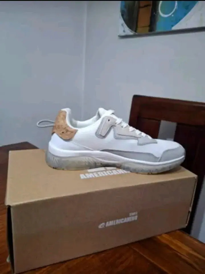 Zapatillas blancas con detalle corcho - 4