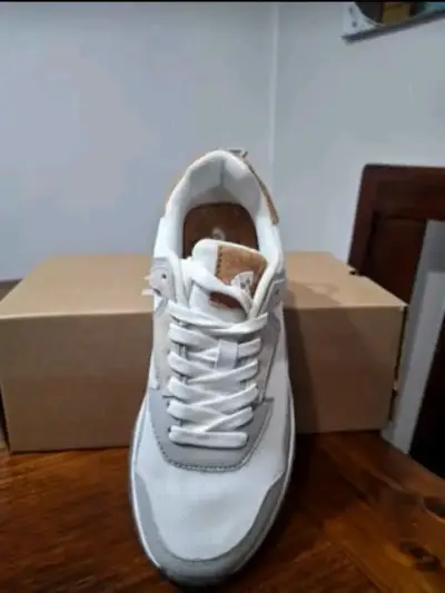 Zapatillas blancas con detalle corcho - miniatura 6