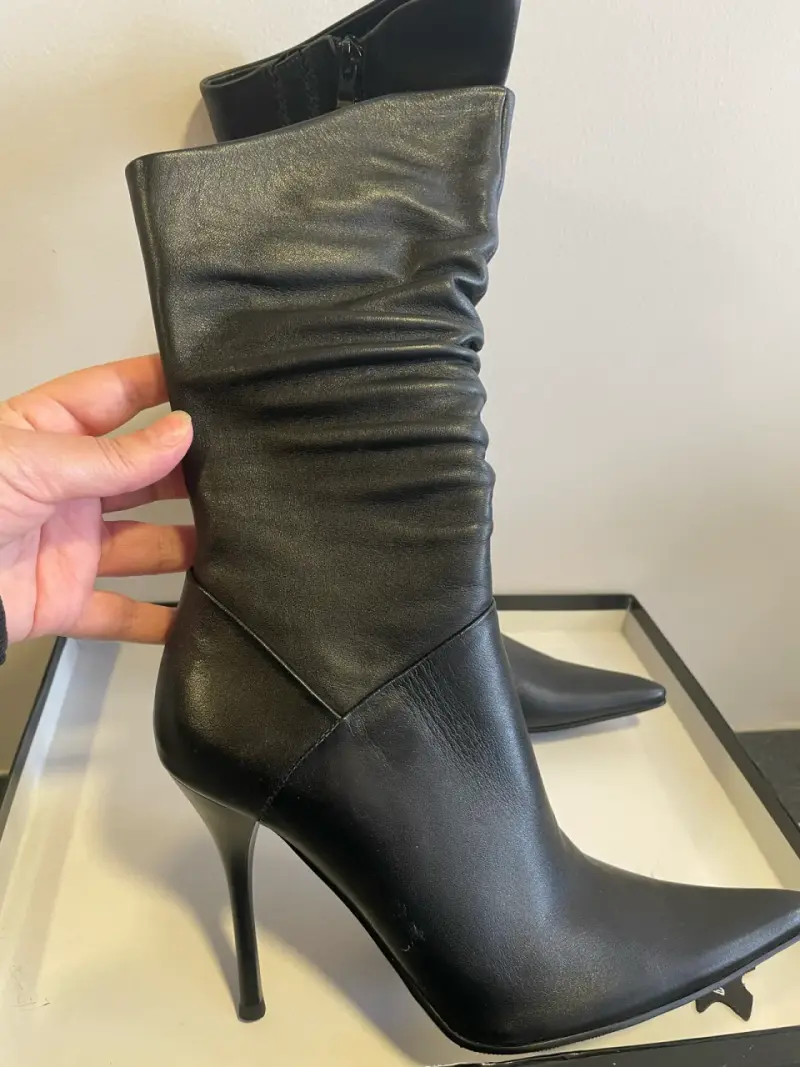 Preciosas botas negras de cuero nuevas marca Gotta - 2
