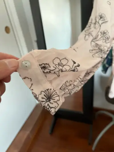 Blusa floral Laura Ashley - miniatura 2