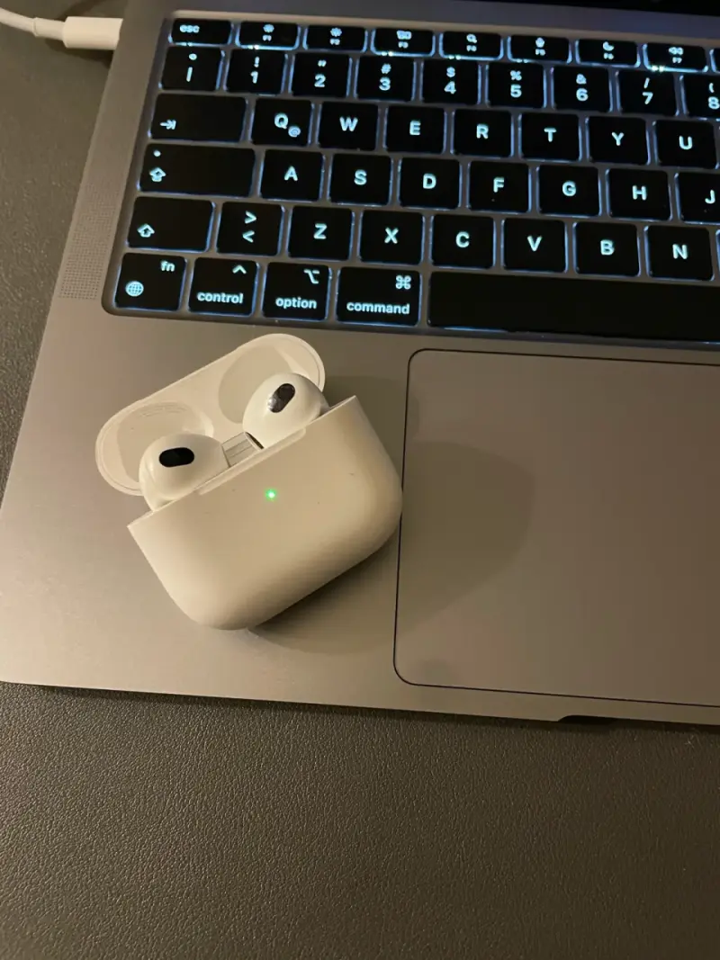 AirPods 3ra Gen originales - 1