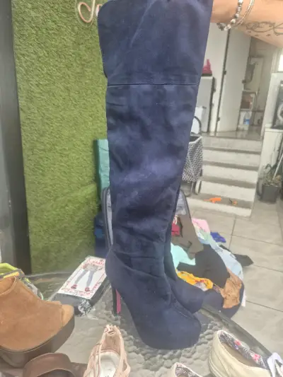 Botas negras de cuero - miniatura 6