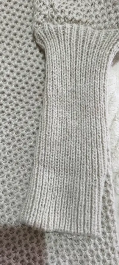 Cárdigan de punto beige con capucha - miniatura 3