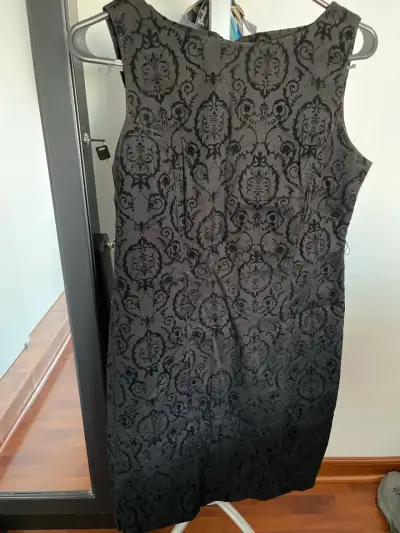 Traje blazer y vestido negro estampado - miniatura 2