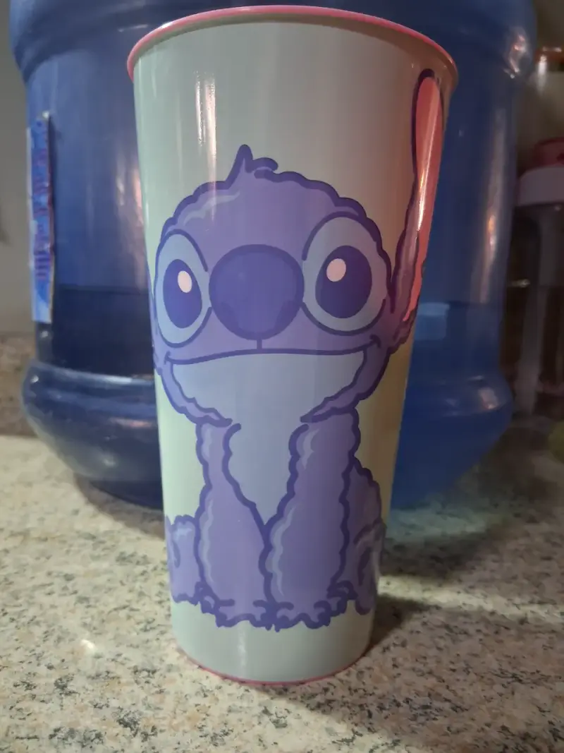 Vaso grande con diseño animado