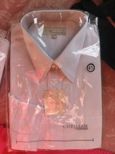 Camisa blanca y azul,Cubillos y Jayson Trevira - miniatura 2