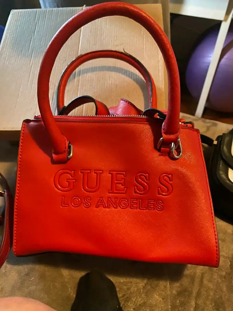 Bolso rojo Guess Los Angeles - 1