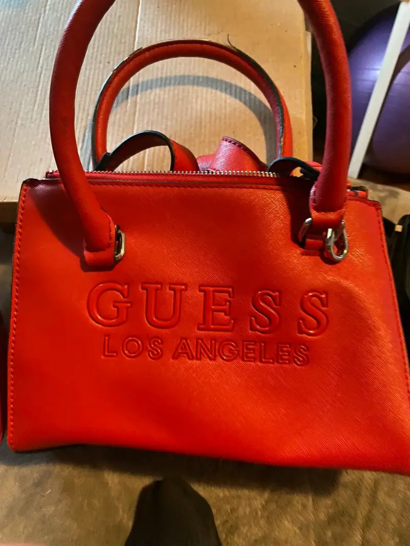Bolso rojo Guess Los Angeles - 2
