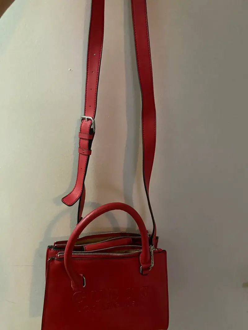 Bolso rojo Guess Los Angeles - 4