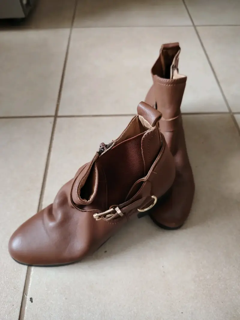 Botines grises sin detalles - 3