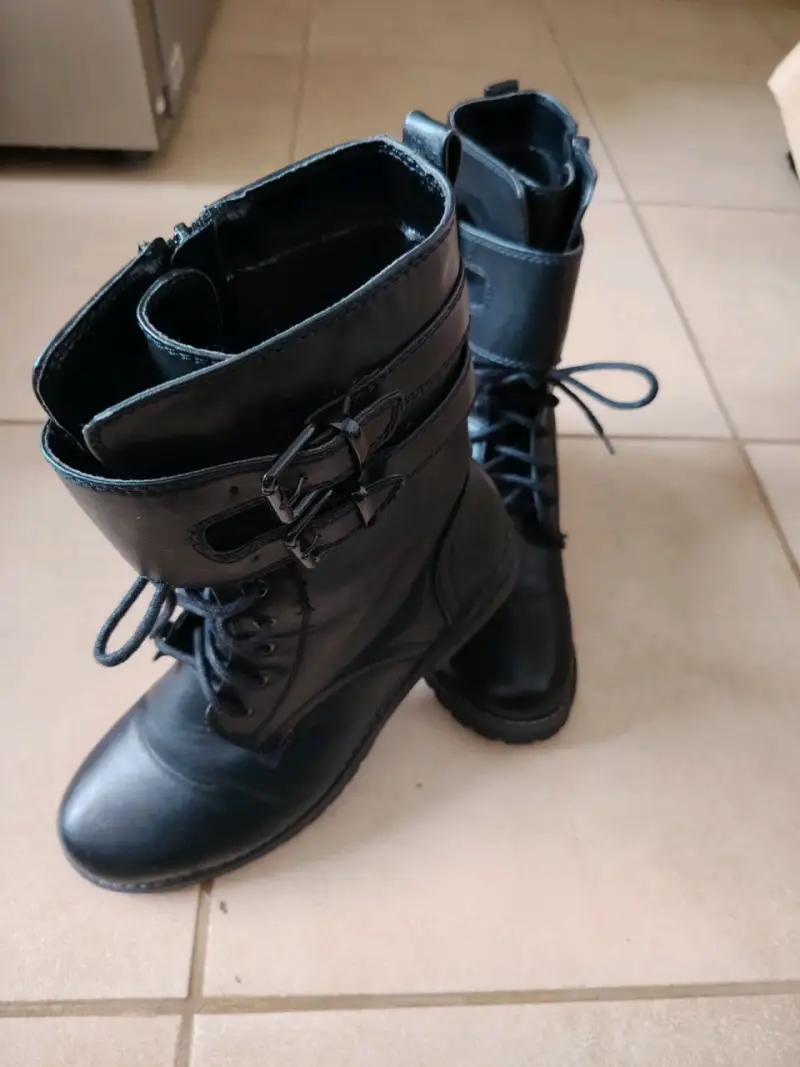 Botines grises sin detalles - 4
