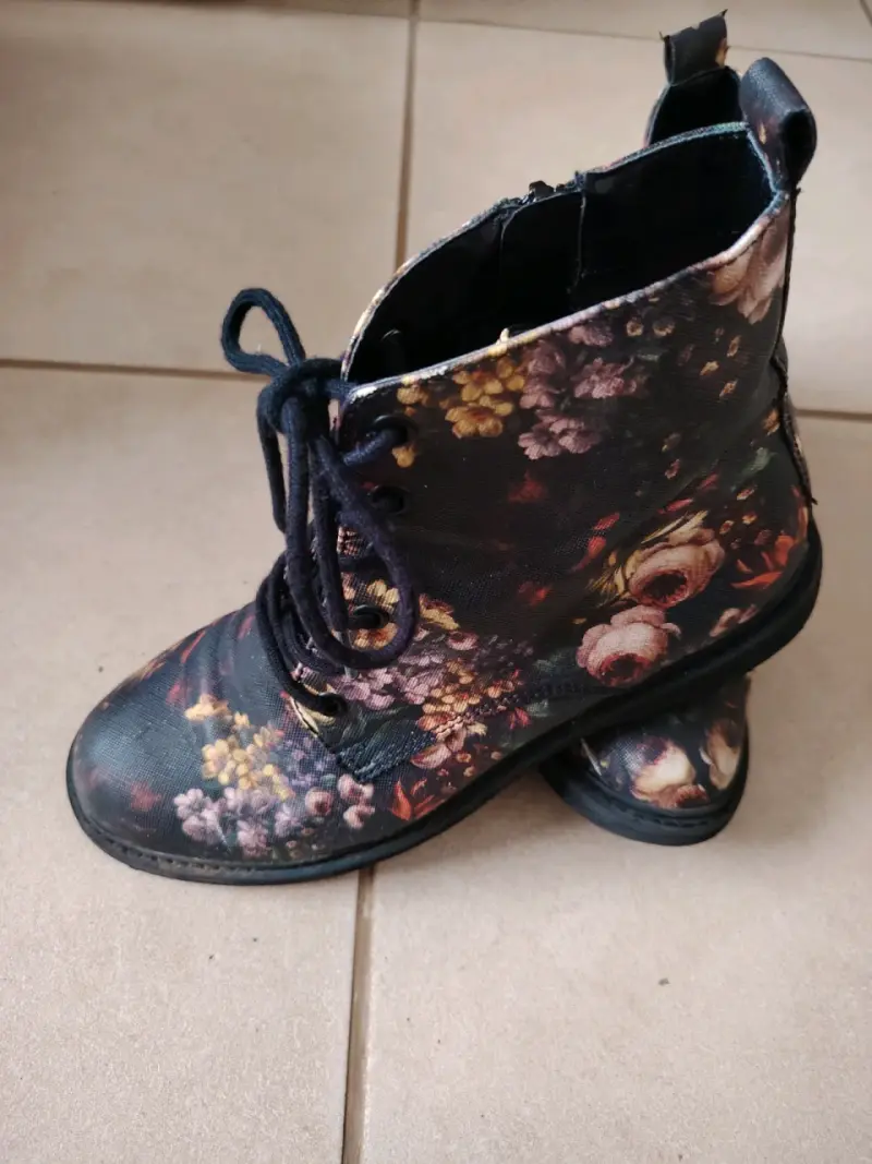 Botines grises sin detalles - 5
