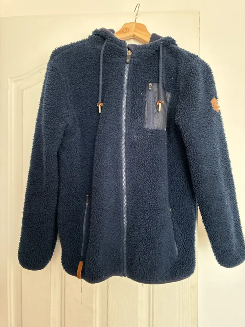 Chaqueta polar azul con capucha - 1