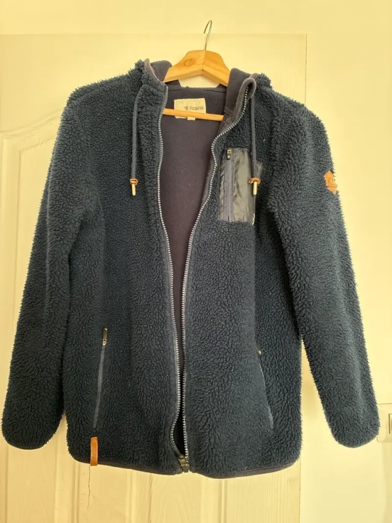 Chaqueta polar azul con capucha - 2
