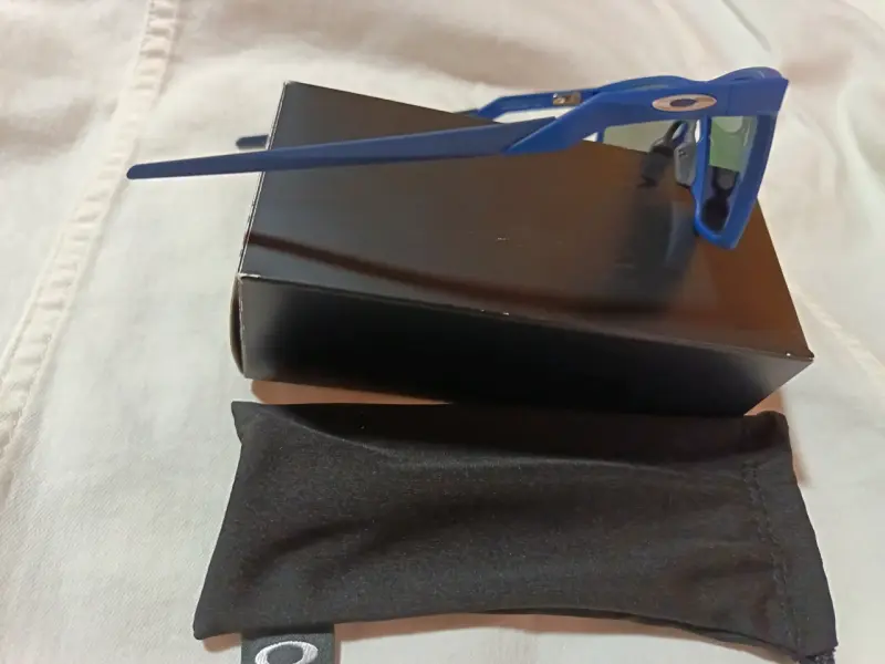 Lentes de sol polarizados azul marca oakley - 3