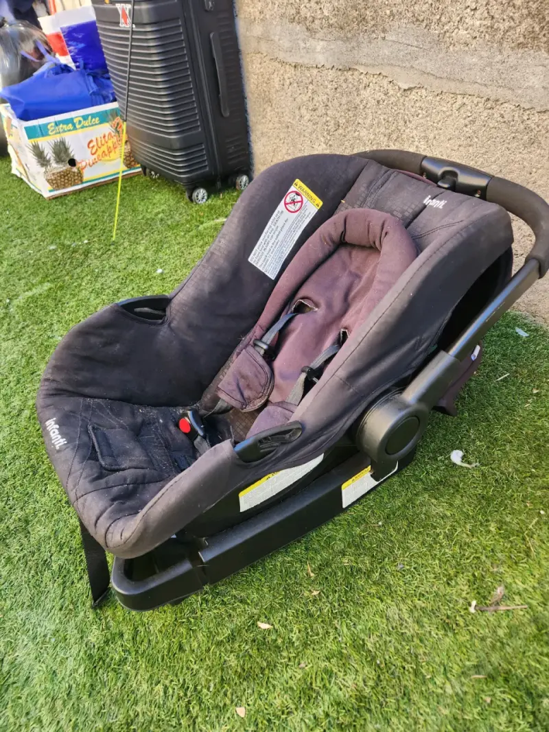 Silla de Auto Infanti Negra - 3