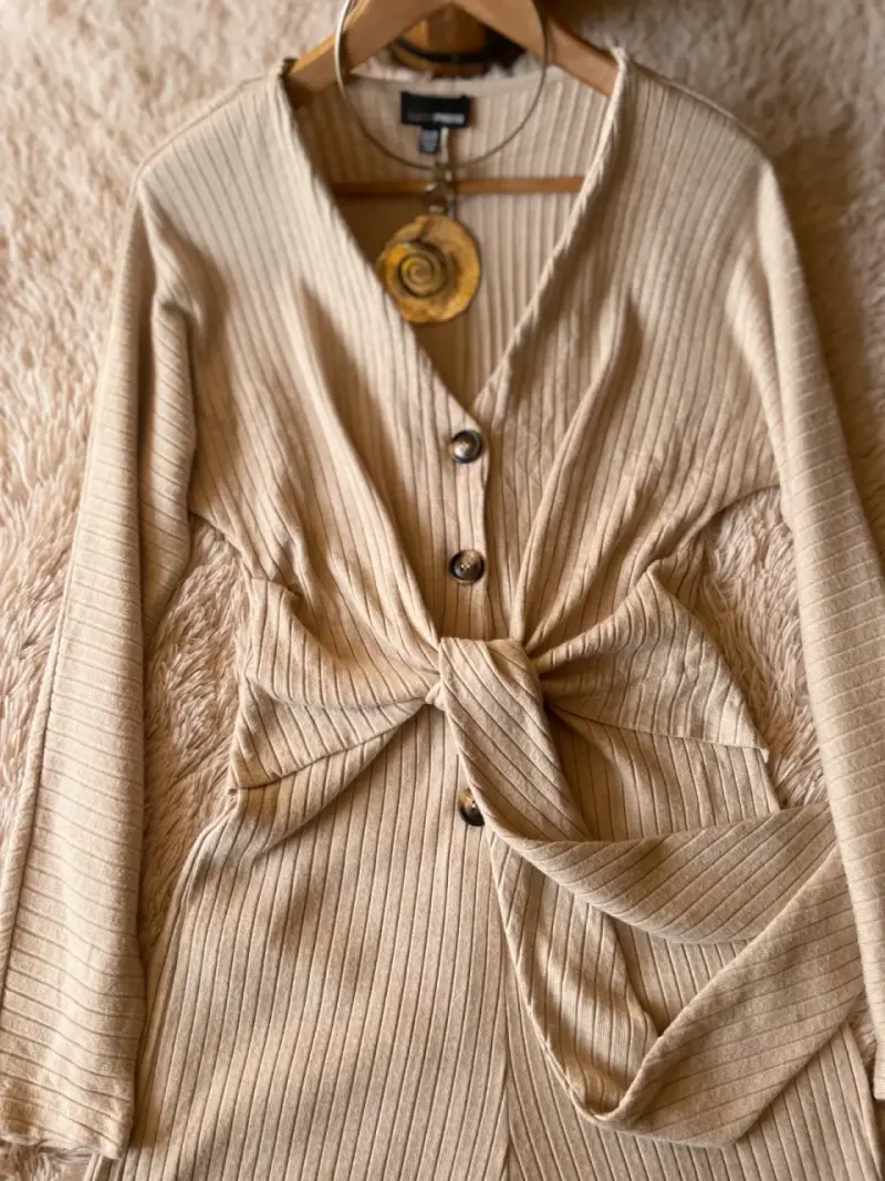 Enterito beige con botones - 5