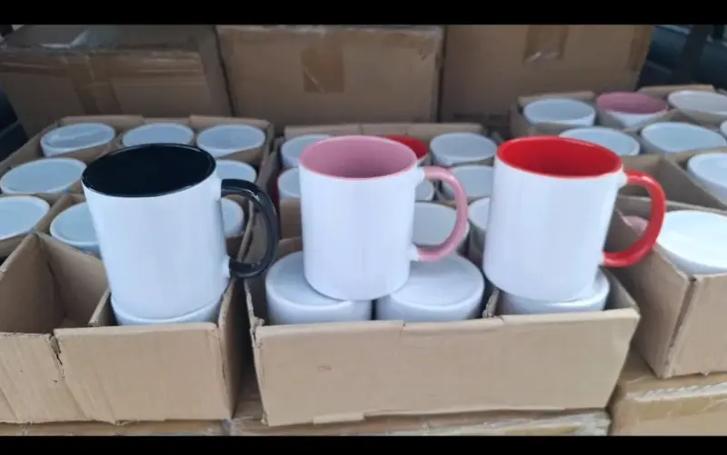 Set de tazas con interior de colores