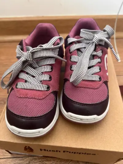 Zapatillas Hush Puppies burdeos talla 28 - miniatura 1