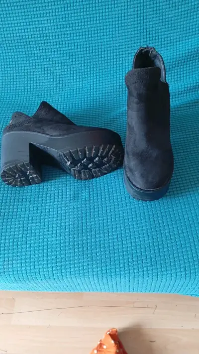 Botines negros con plataforma - miniatura 1