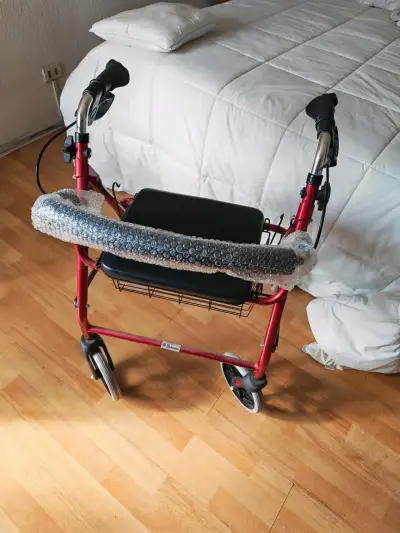 Andador plegable rojo nuevo - miniatura 2
